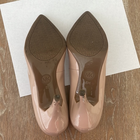 Michael Kors Dorothy Flex Tan Pumps Size 8 - Picture 6 of 11